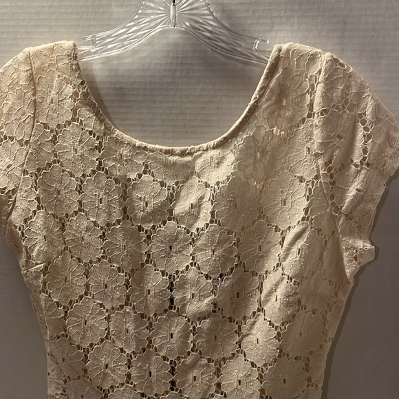 Eyeshadow cream medium blouse sku: A15 - Picture 3 of 5